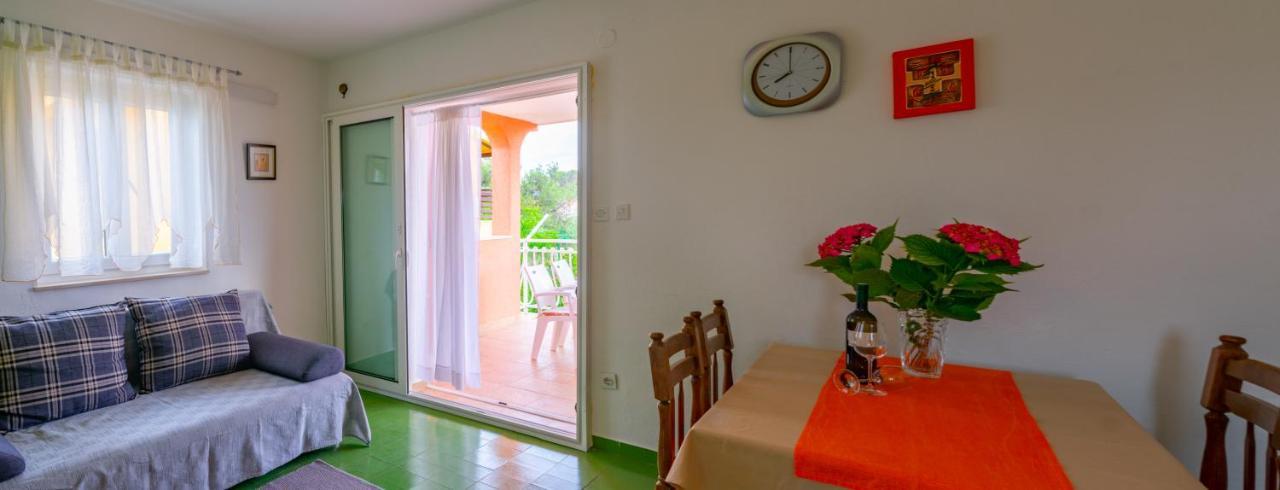 Apartment Tony - 2Bdr Beachfront Jadrija Esterno foto
